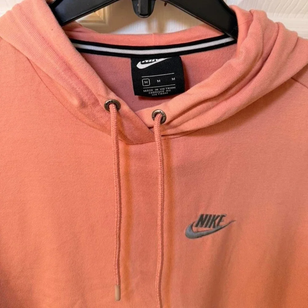 Nike pink cropped hoodie Size M